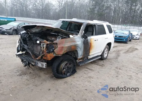 2011 Toyota 4Runner Sr5 V6 z USA, uszkodzony, nr VIN JTEBU5JR2B5055171